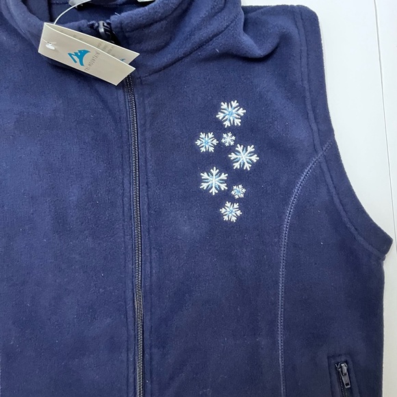 Tri-Mountain Women's Navy Fleece Vest with Snowflake Embroidery Medium - Picture 4 of 5